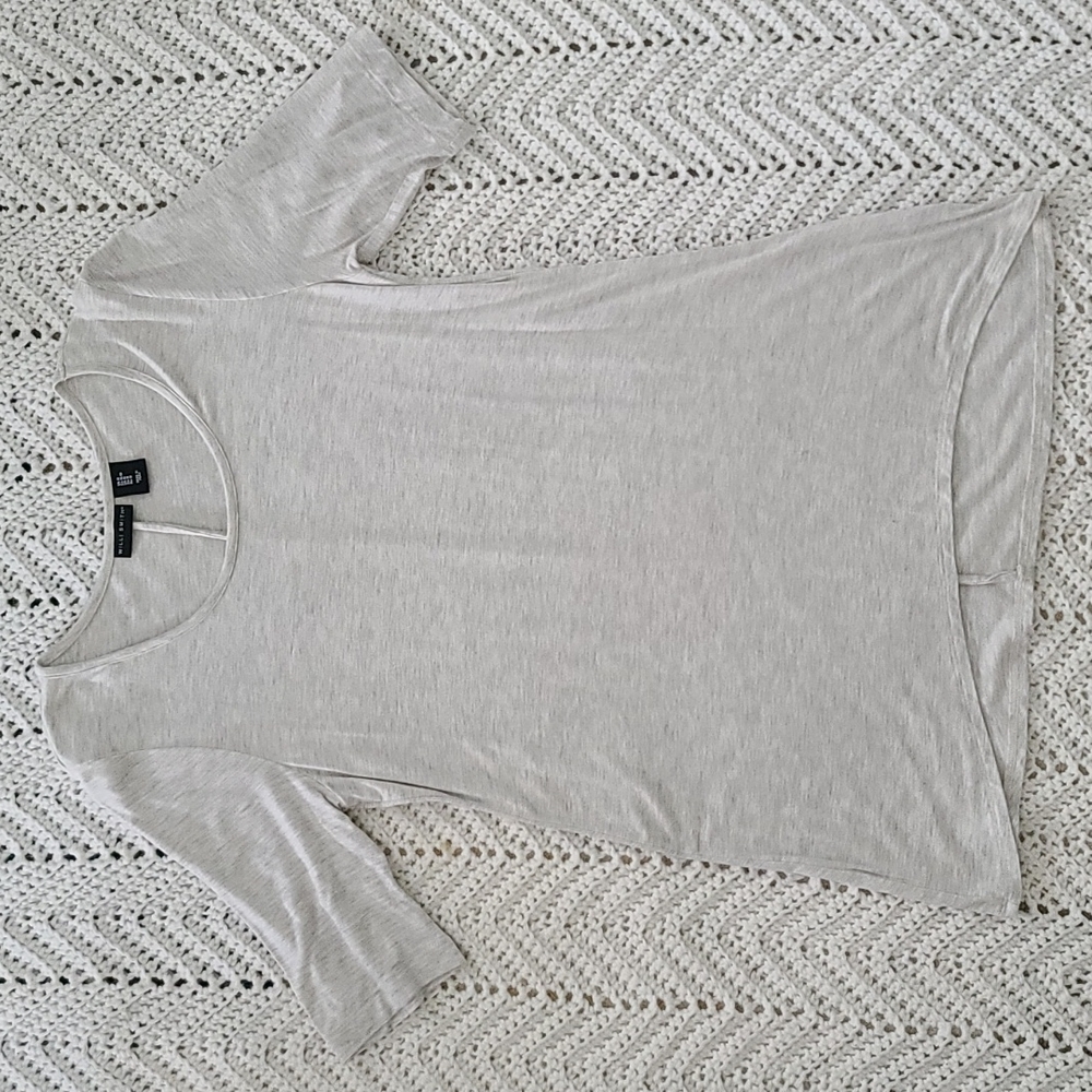 Modal cream & gray short sleeve high-low top medium